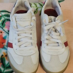 Skechers White and Red Sneakers
